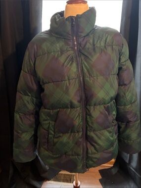 GUC Old Navy Women’s Plaid Puffer Jacket in Green